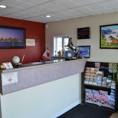 Lincoln Motel Sturgeon Falls エクステリア 写真