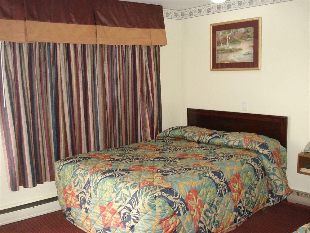 Lincoln Motel Sturgeon Falls エクステリア 写真
