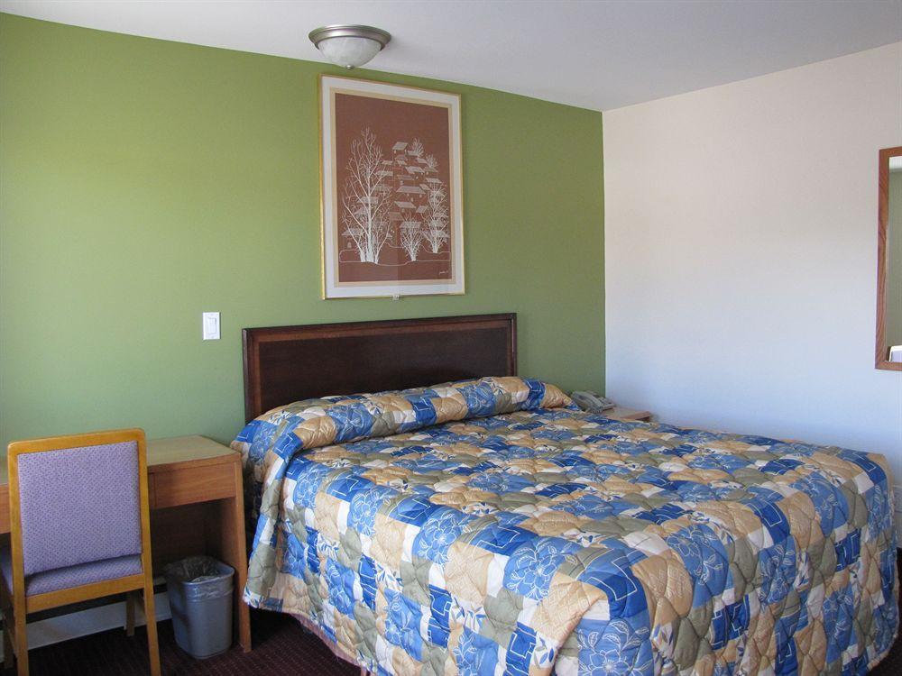 Lincoln Motel Sturgeon Falls エクステリア 写真