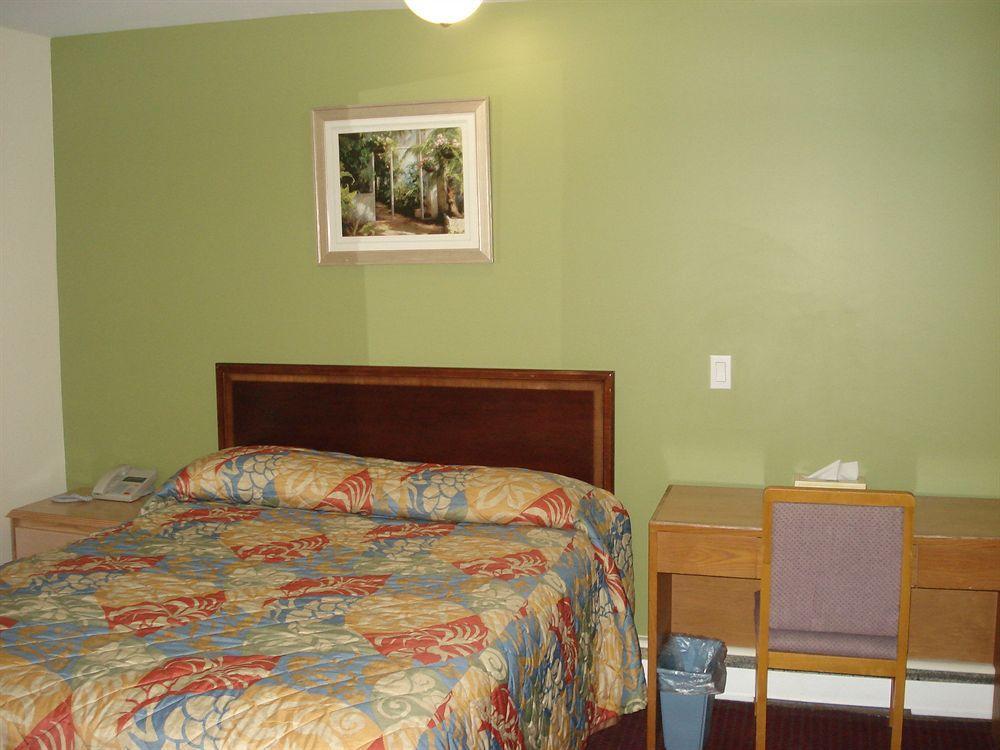 Lincoln Motel Sturgeon Falls エクステリア 写真