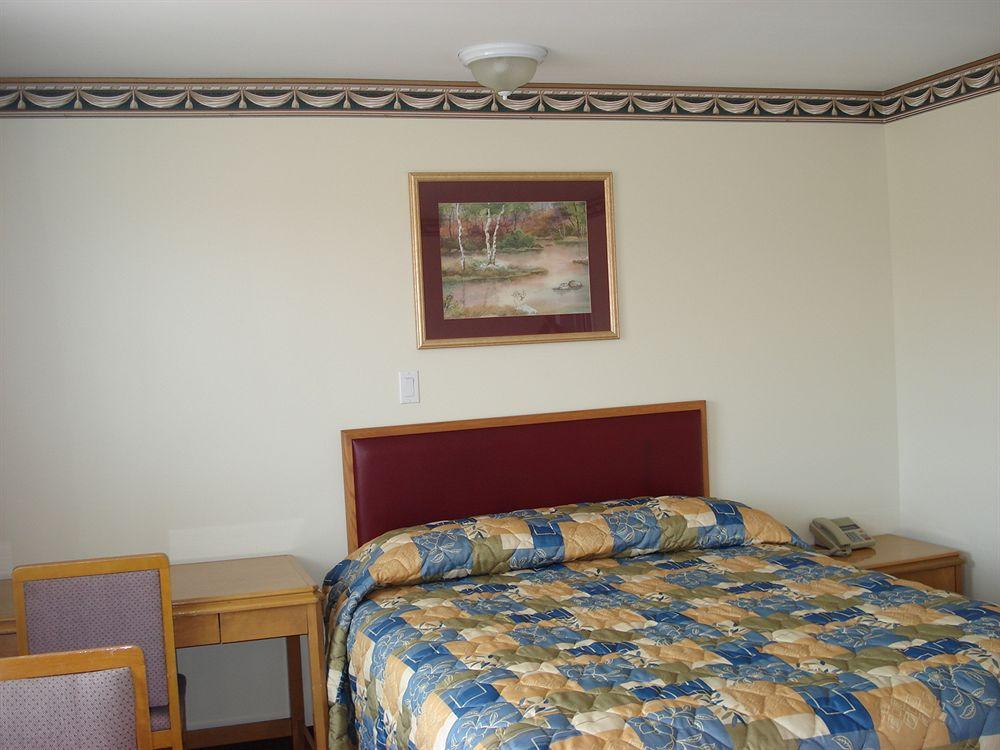 Lincoln Motel Sturgeon Falls エクステリア 写真
