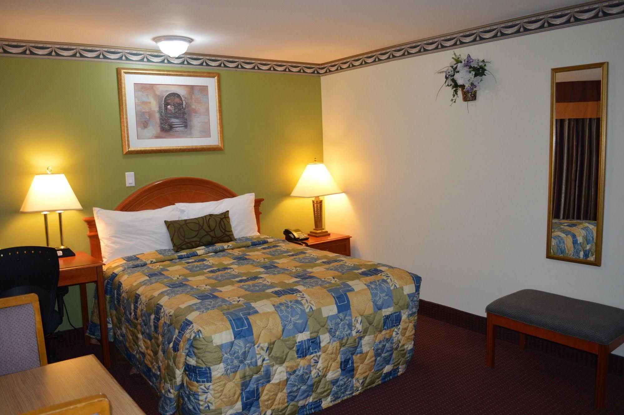 Lincoln Motel Sturgeon Falls エクステリア 写真