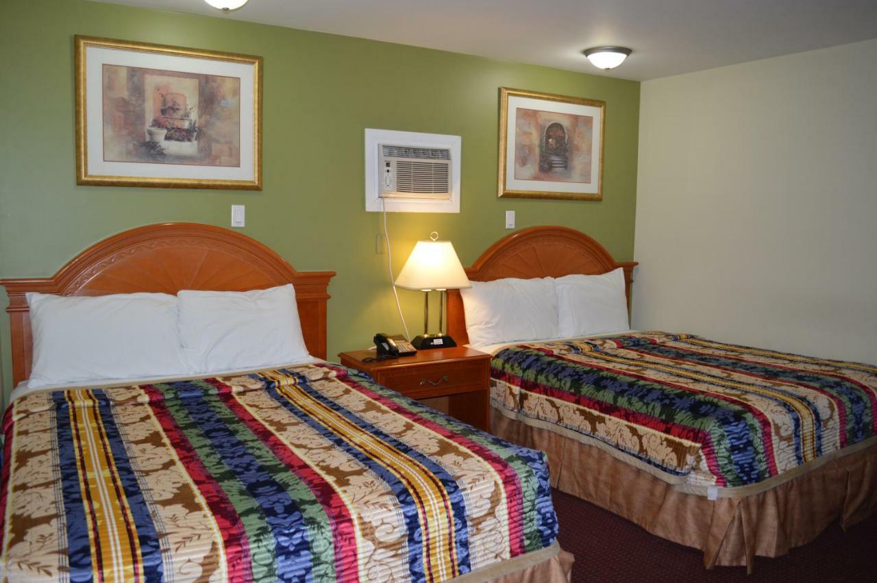 Lincoln Motel Sturgeon Falls エクステリア 写真